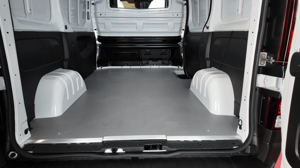 Plancher, Étagères et Galeries de toit pour Renault Trafic 2014 L1H1 de G.R.M. Sas